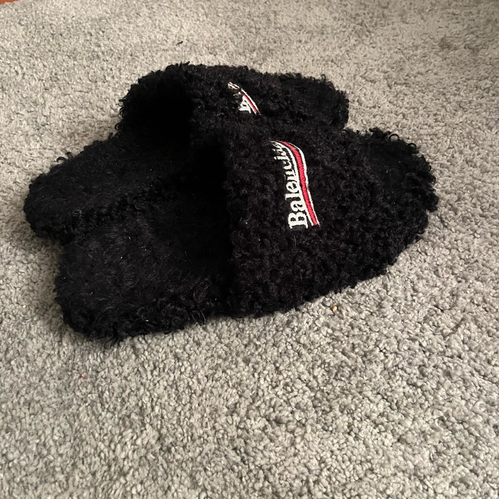 Balenciaga Mens Fuzzy Black Slippers - Picture 2 of 4
